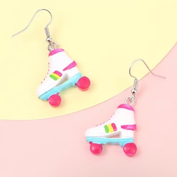 🆕New Cartoon Enamel Retro Bus, Motorcycle,Roller Skates, Graduation Cap Earrings - Picture 12 of 14